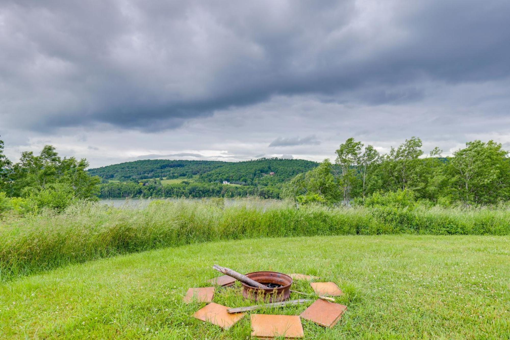 Lawrenceville Apartment With Deck Near Gaming Lands! Dış mekan fotoğraf