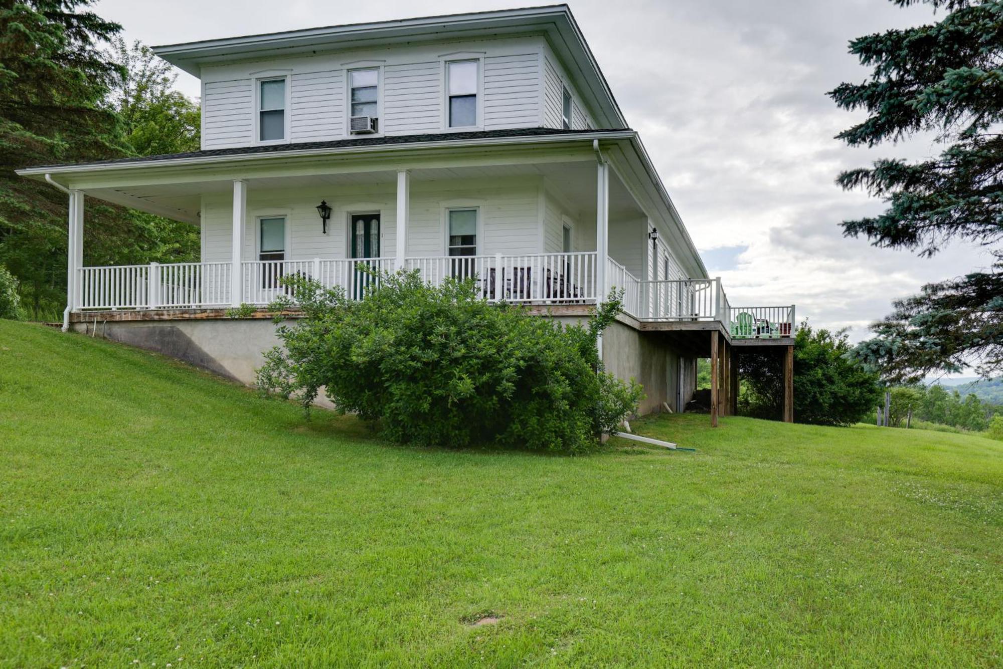 Lawrenceville Apartment With Deck Near Gaming Lands! Dış mekan fotoğraf